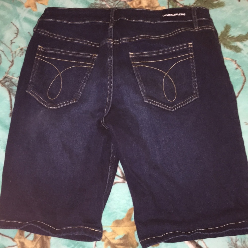 Shorts - Picture 3 of 3